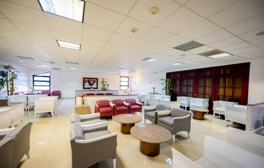 Sala Ambar (Departure Lounge)