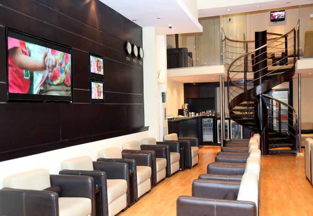 Skyway Premium Lounge