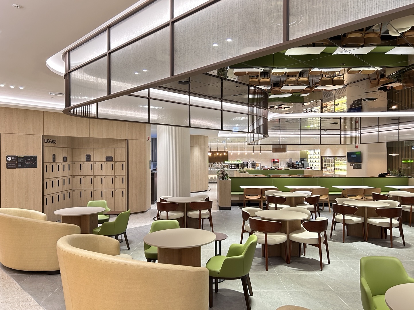 Sky Hub Lounge (Terminal 2 West)