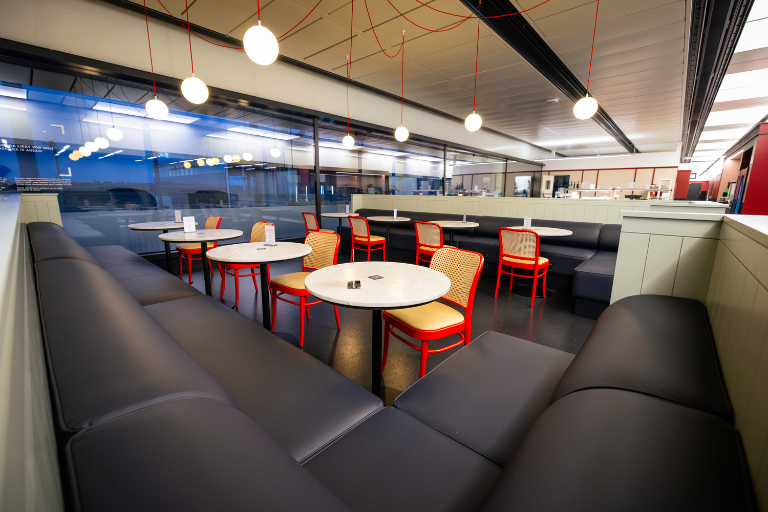 Austrian Business Lounge G-Gates (Non-Schengen)