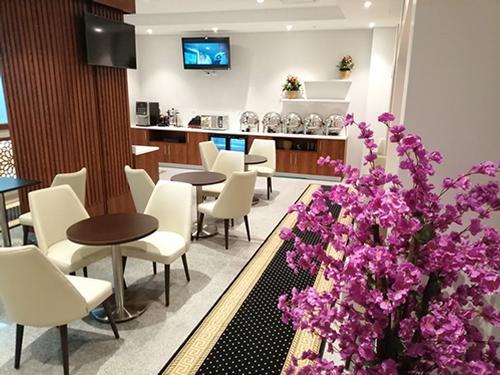 Pearl Lounge