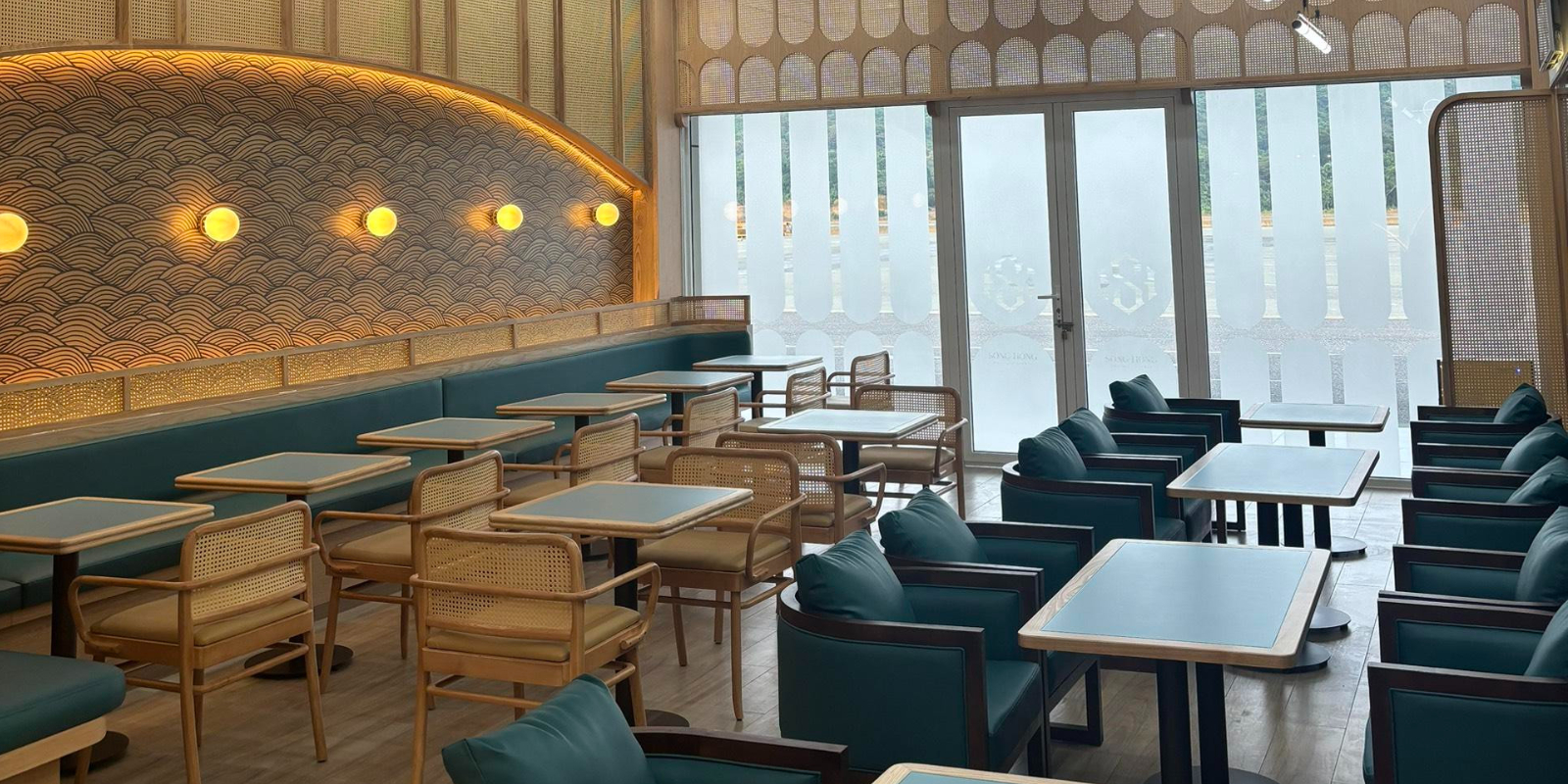 SH Premium Lounge Con Dao