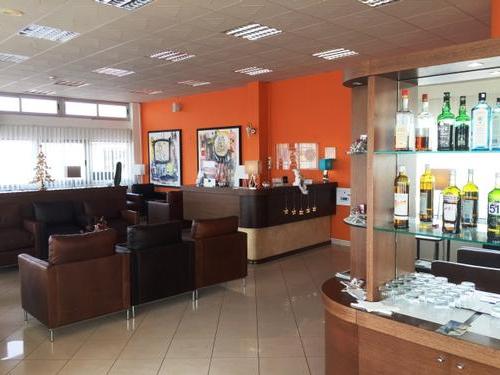 AHS Business Class Lounge