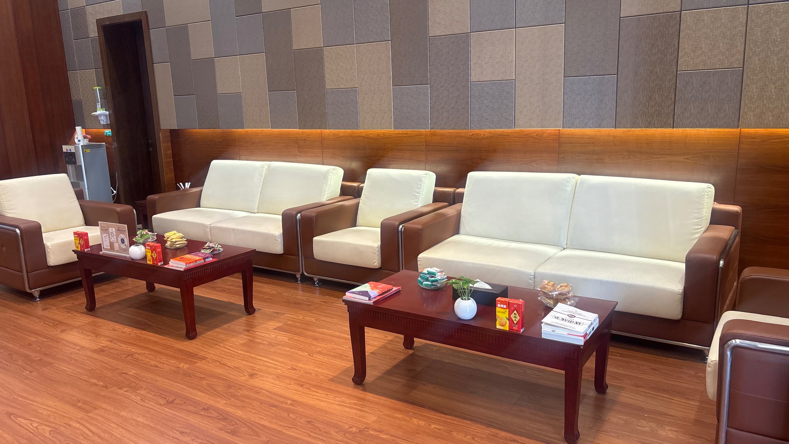 First and Business Class Lounge