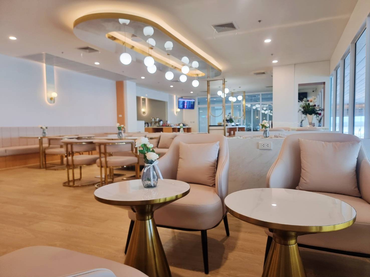 The Pearl Exclusive Lounge