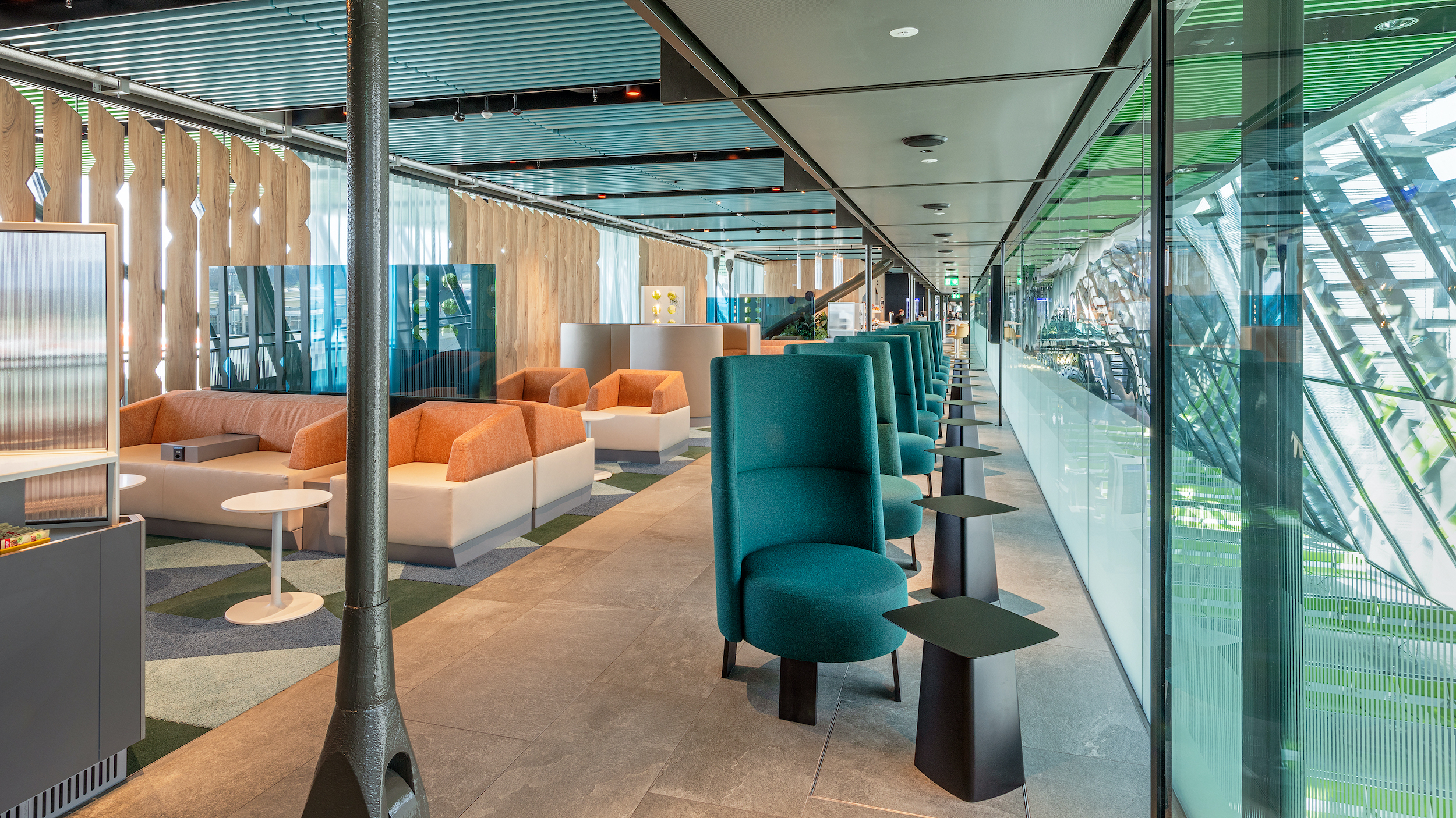 Crystal Lounge by Aspire