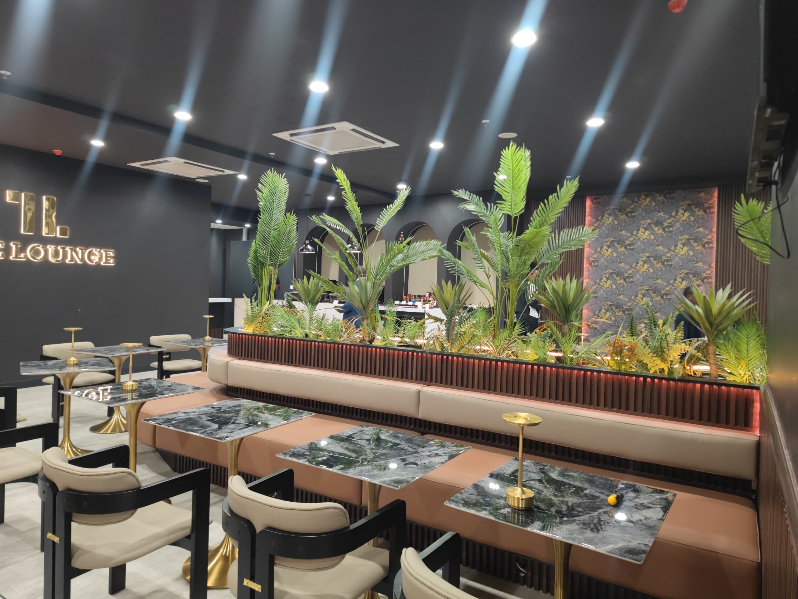 The Lounge (Gate 2)