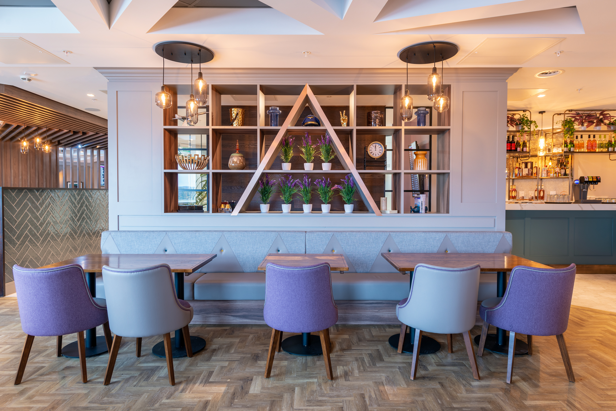 Aspire Lounge, Gate 16