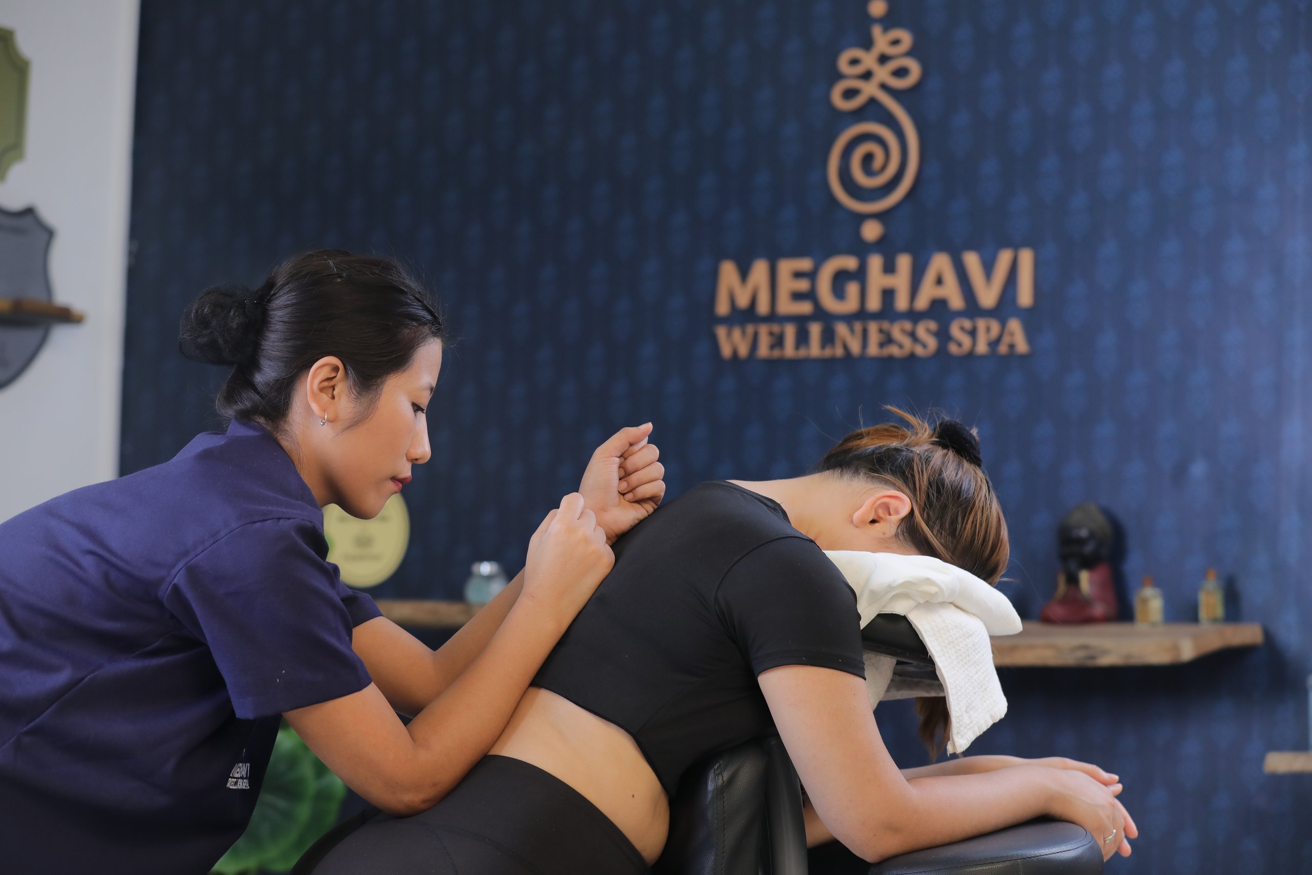 Meghavi Air SpaLounge (near Gate 49)